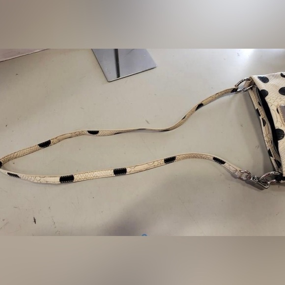 Marc by Marc Jacobs Dotty Snake Print
Leather Crossbody Handbag - Picture 6 of 9